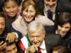 Tatiana Clouthier y AMLO