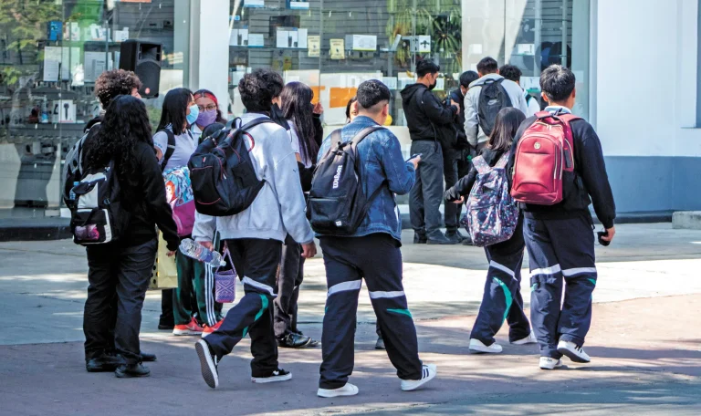 regreso-normal-clases-reprobar-alumnos-110123