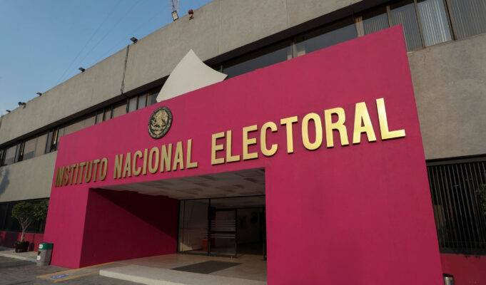 Abre INE registro para votar desde el extranjero con nuevas tecnologías